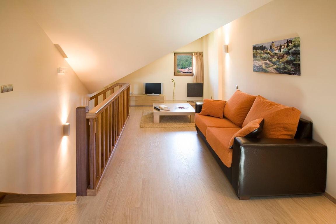 Apartamentos Ciudad de Petra Santillana del Mar Exterior foto