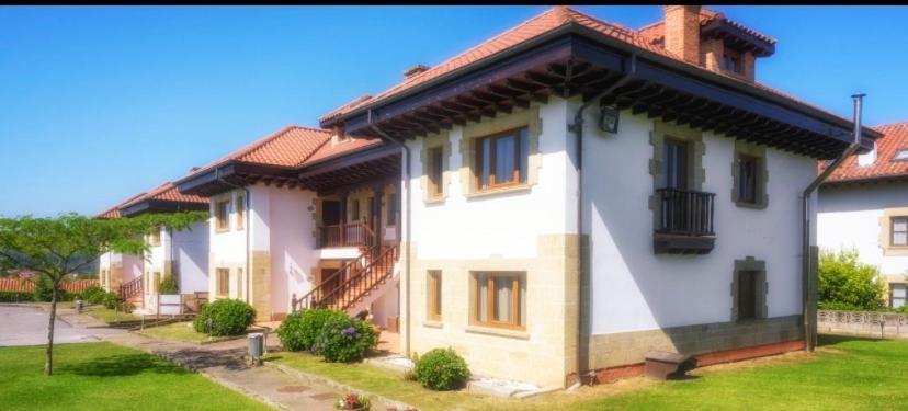 Apartamentos Ciudad de Petra Santillana del Mar Habitación foto
