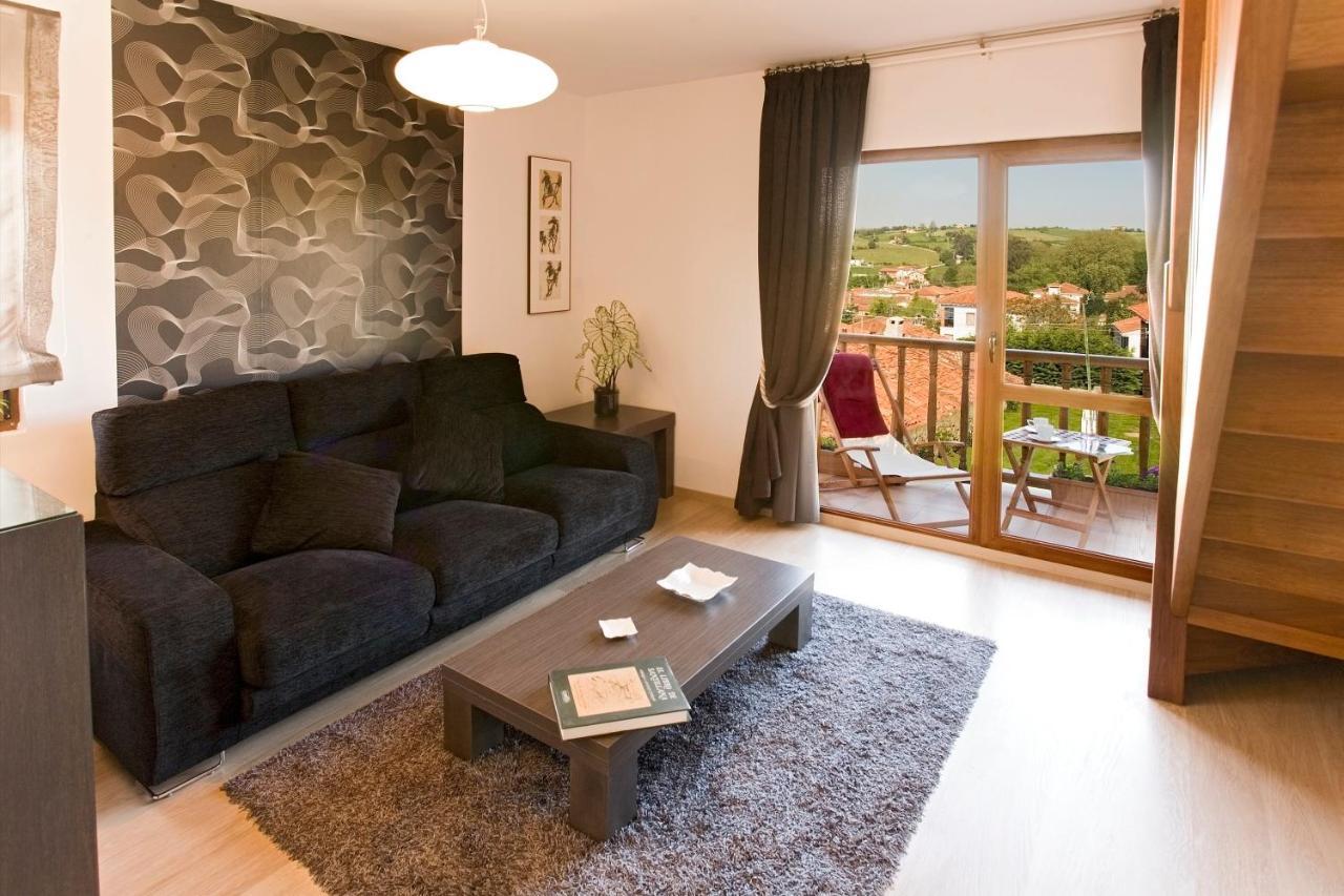 Apartamentos Ciudad de Petra Santillana del Mar Exterior foto